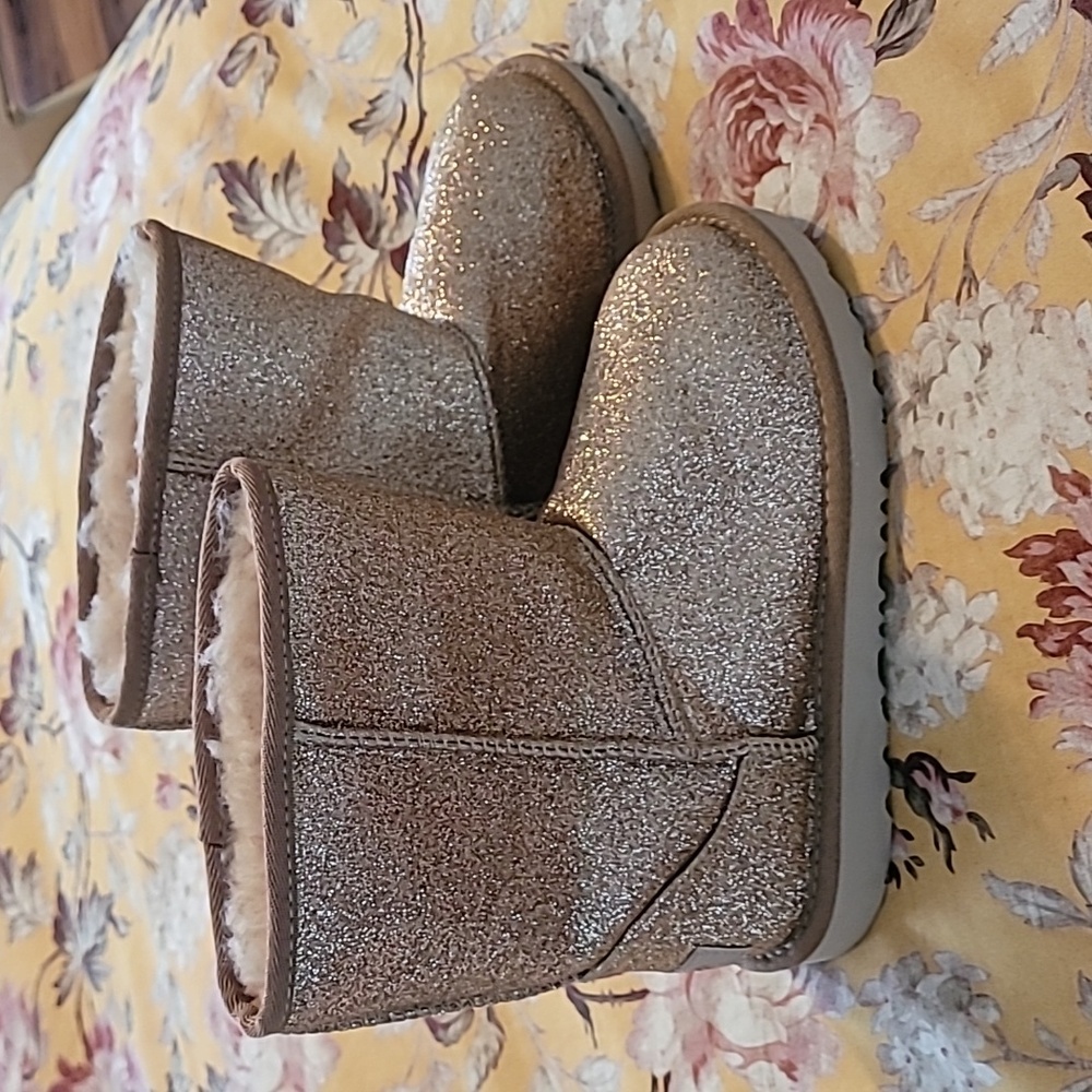 Girls Ugg Sparkly Gold Boots - Picture 5 of 5